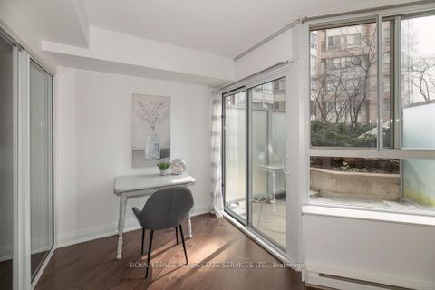 Photo 10 at 320 - 711 Bay Street, Bay Street Corridor, Toronto