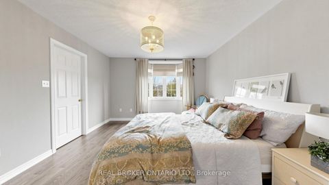 Photo 12 at 23 Piera Gardens, South Unionville, Markham