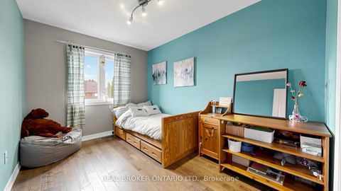 Photo 14 at 23 Piera Gardens, South Unionville, Markham