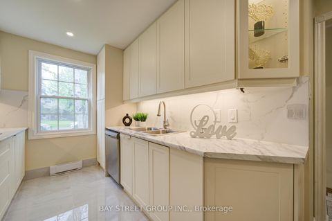 Photo 14 at 154 Thoms Crescent, Central Newmarket, Newmarket