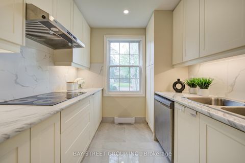 Photo 16 at 154 Thoms Crescent, Central Newmarket, Newmarket