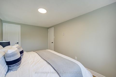 Photo 31 at 154 Thoms Crescent, Central Newmarket, Newmarket