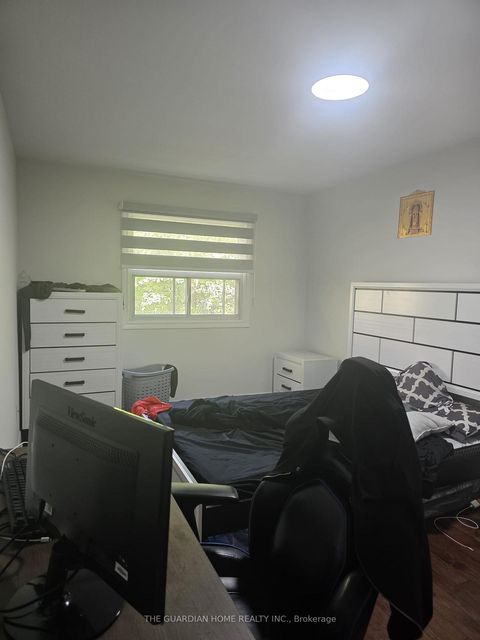 Photo 4 at 5 - 101 Dundalk Drive, Dorset Park, Toronto