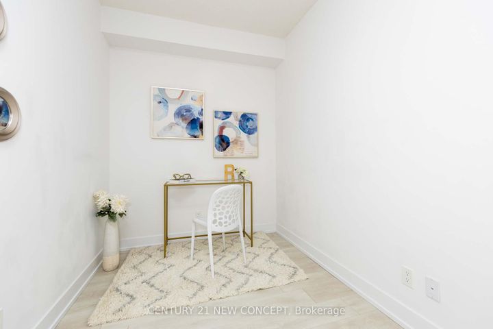 Photo 16 at 939 - 25 Adra Grado Way, Bayview Village, Toronto