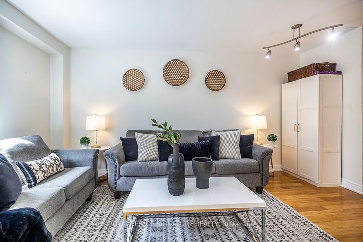 Photo 6 at 106 Thorny Vineway, Bayview Village, Toronto