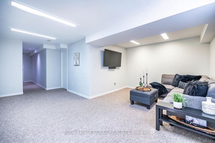 Photo 13 at 106 Thorny Vineway, Bayview Village, Toronto
