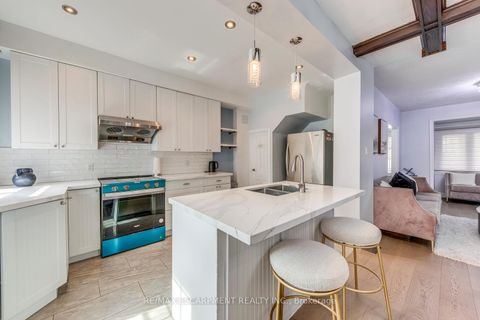 Photo 8 at 108 Runnymede Road, Swansea, Toronto