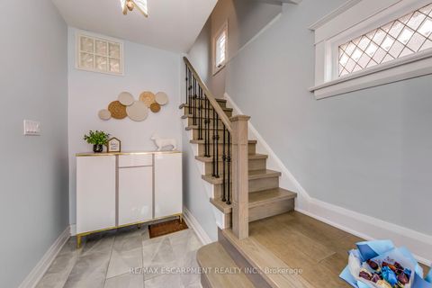 Photo 13 at 108 Runnymede Road, Swansea, Toronto