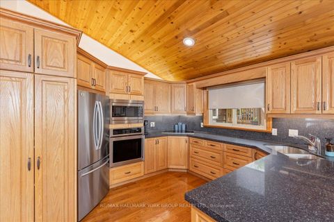 Photo 13 at 229 Lake Drive N, Historic Lakeshore Communities, Georgina