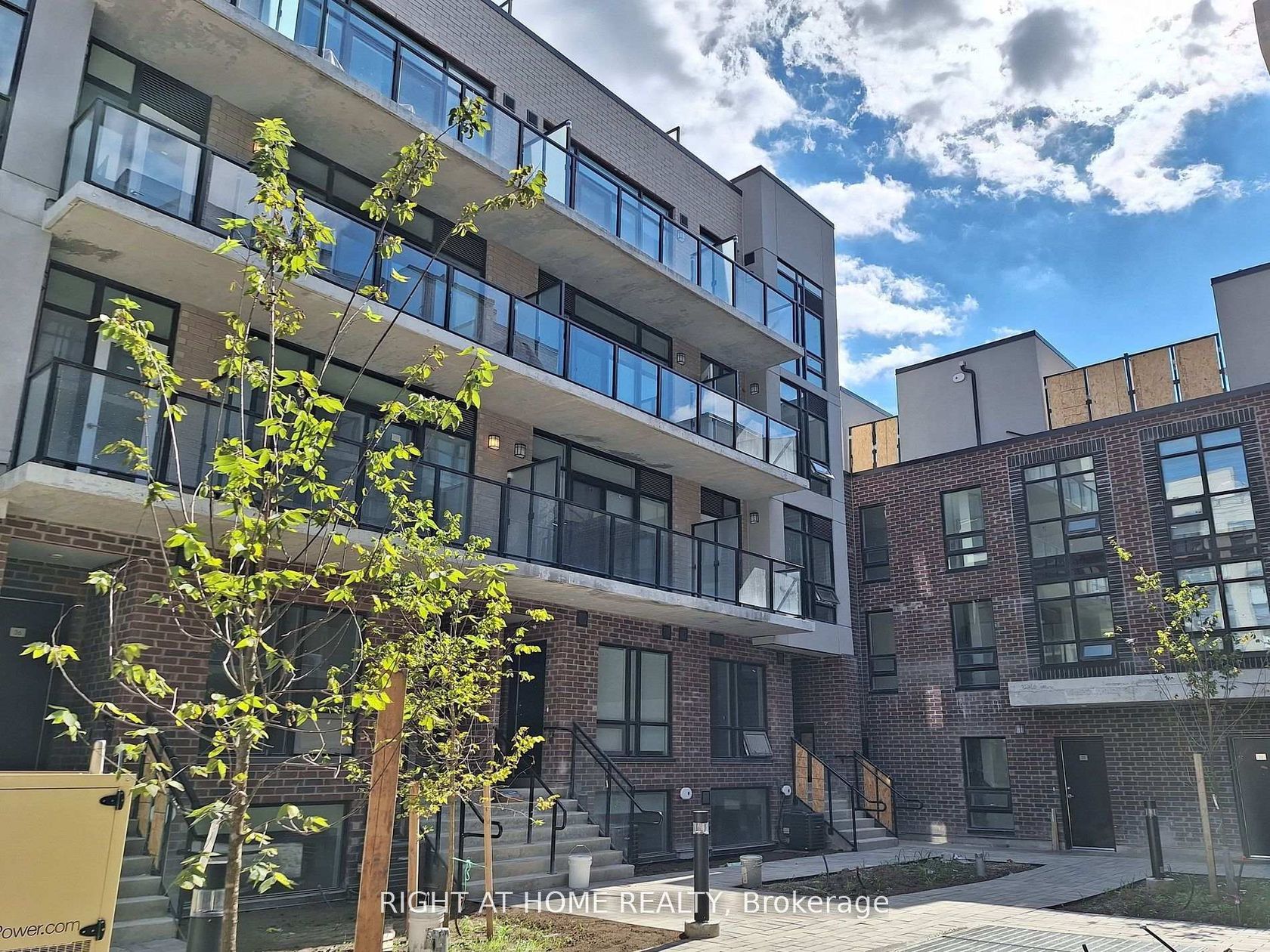 33 - 871 Sheppard Avenue W, Clanton Park, Toronto 