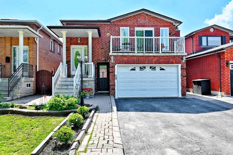 Photo 0 at 150 Mathewson Street N, Maple, Vaughan