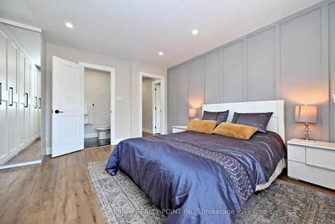 Photo 10 at 150 Mathewson Street N, Maple, Vaughan
