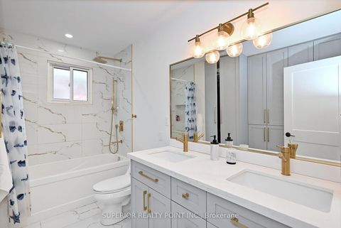 Photo 17 at 150 Mathewson Street N, Maple, Vaughan