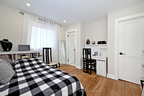 Photo 19 at 150 Mathewson Street N, Maple, Vaughan
