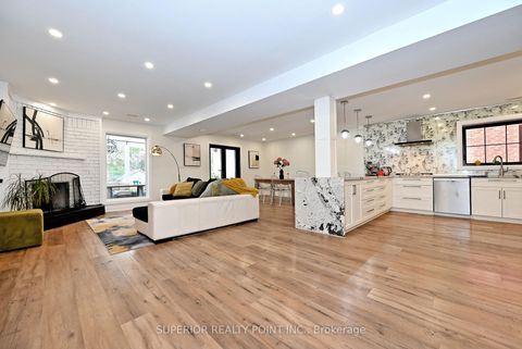 Photo 22 at 150 Mathewson Street N, Maple, Vaughan
