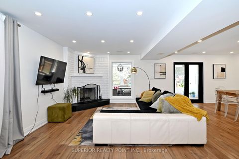 Photo 23 at 150 Mathewson Street N, Maple, Vaughan