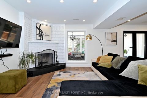 Photo 24 at 150 Mathewson Street N, Maple, Vaughan