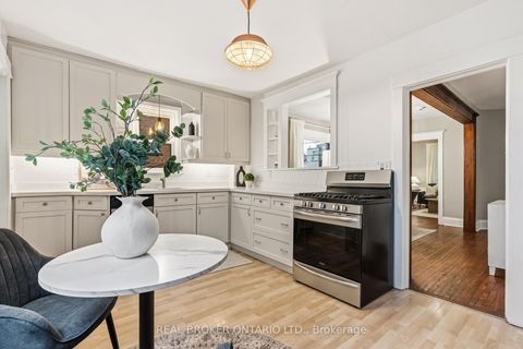 Photo 15 at 136 Blantyre Avenue, The Beaches, Toronto