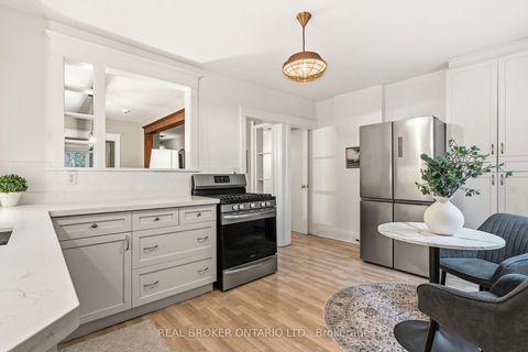 Photo 16 at 136 Blantyre Avenue, The Beaches, Toronto