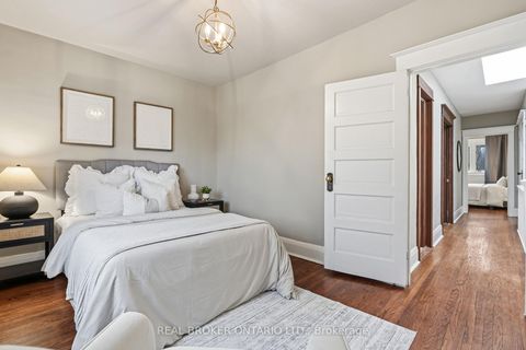 Photo 18 at 136 Blantyre Avenue, The Beaches, Toronto