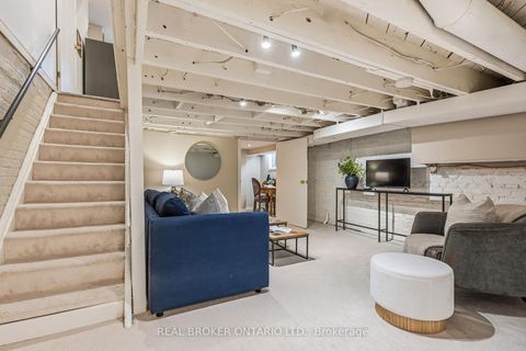 Photo 28 at 136 Blantyre Avenue, The Beaches, Toronto