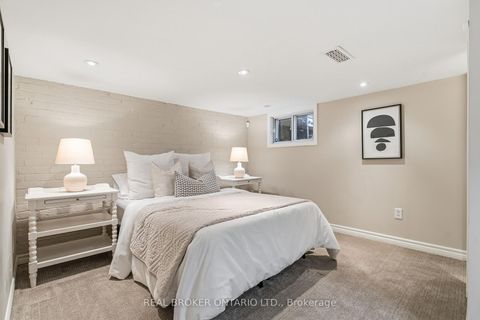 Photo 32 at 136 Blantyre Avenue, The Beaches, Toronto