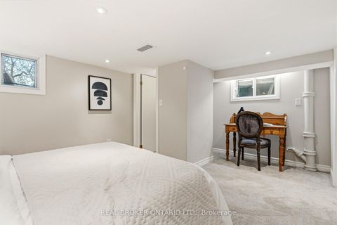 Photo 33 at 136 Blantyre Avenue, The Beaches, Toronto
