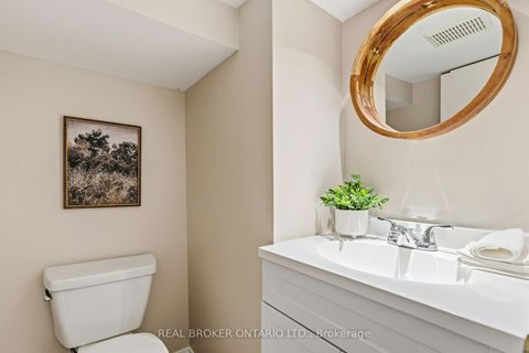 Photo 34 at 136 Blantyre Avenue, The Beaches, Toronto