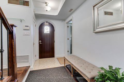 Photo 2 at 8 Lockheed Boulevard, Humber Heights, Toronto