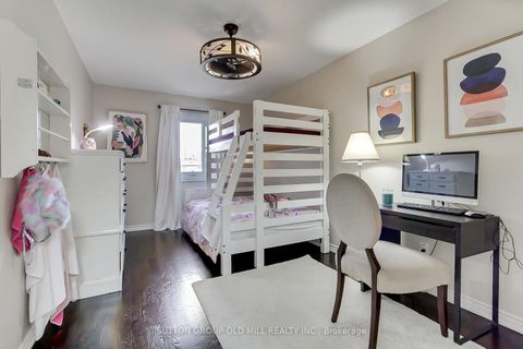 Photo 27 at 8 Lockheed Boulevard, Humber Heights, Toronto