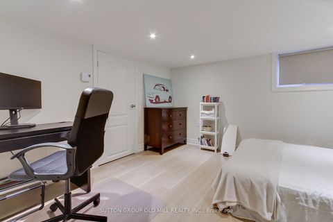 Photo 35 at 8 Lockheed Boulevard, Humber Heights, Toronto