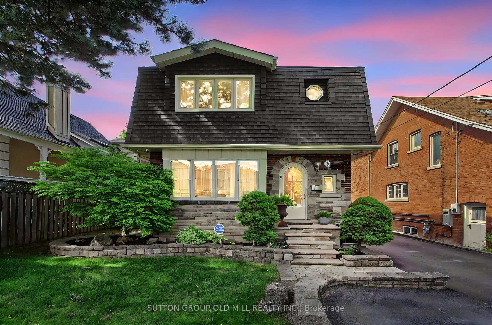 8 Lockheed Boulevard, Humber Heights, Toronto 