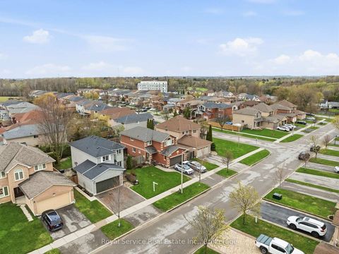 Photo 1 at 116 Avondale Drive, Courtice, Clarington