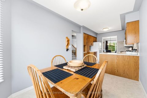 Photo 17 at 116 Avondale Drive, Courtice, Clarington