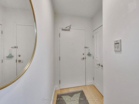 Photo 3 at 712 - 2495 Dundas Street W, High Park North, Toronto