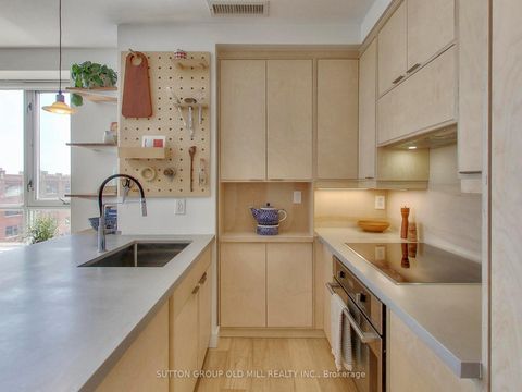 Photo 15 at 712 - 2495 Dundas Street W, High Park North, Toronto