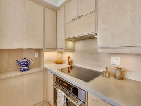 Photo 16 at 712 - 2495 Dundas Street W, High Park North, Toronto