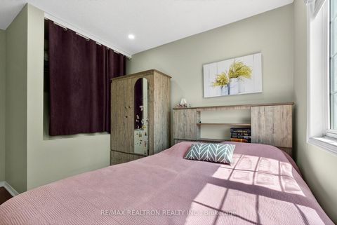 Photo 25 at 37 - 2 Hedge End Road, Rouge E11, Toronto