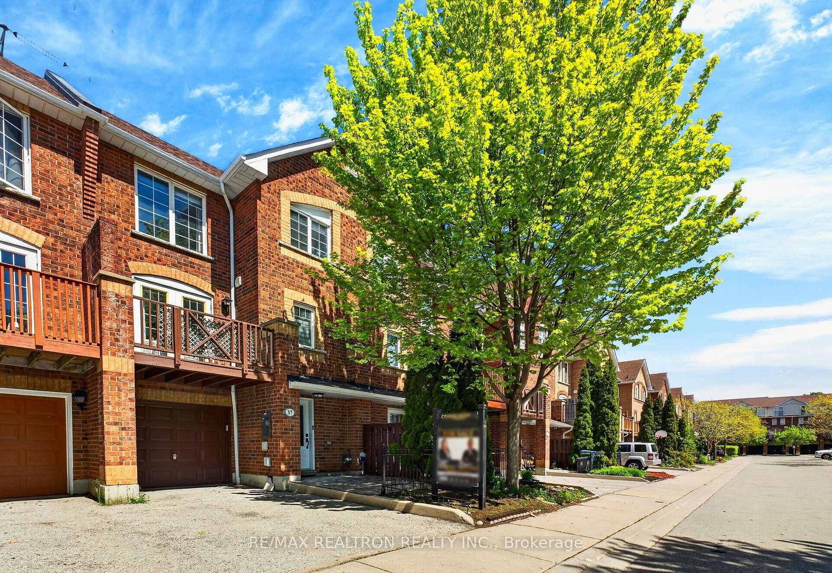 37 - 2 Hedge End Road, Rouge E11, Toronto 