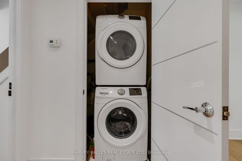 Photo 23 at 84 Edith Drive, Eglinton, Toronto
