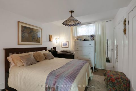 Photo 37 at 84 Edith Drive, Eglinton, Toronto
