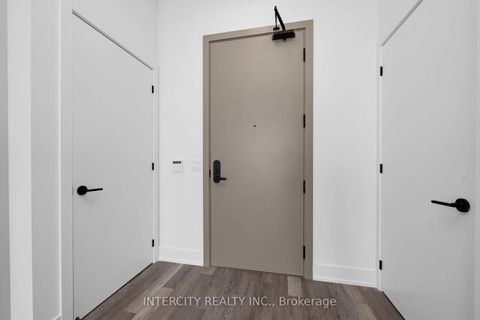 Photo 8 at 128 - 2075 King Road, King City, King