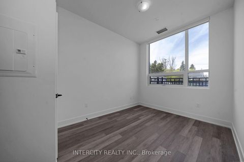 Photo 18 at 128 - 2075 King Road, King City, King