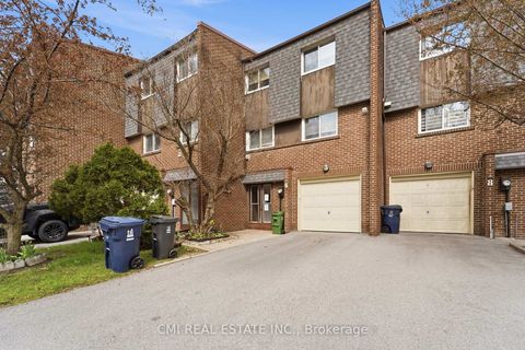 Photo 2 at 6 Windy Golfway Way, Flemingdon Park, Toronto