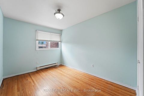 Photo 5 at 6 Windy Golfway Way, Flemingdon Park, Toronto