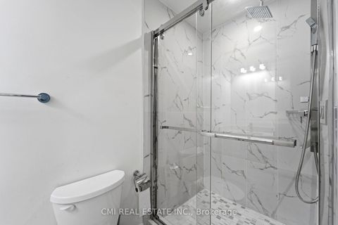 Photo 9 at 6 Windy Golfway Way, Flemingdon Park, Toronto