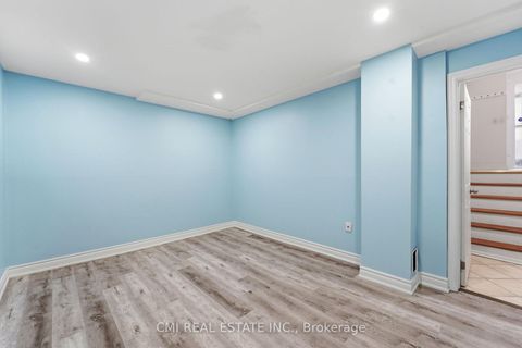 Photo 14 at 6 Windy Golfway Way, Flemingdon Park, Toronto