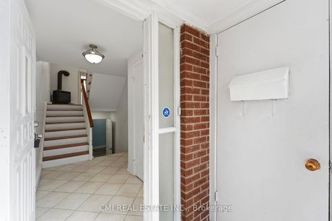 Photo 22 at 6 Windy Golfway Way, Flemingdon Park, Toronto
