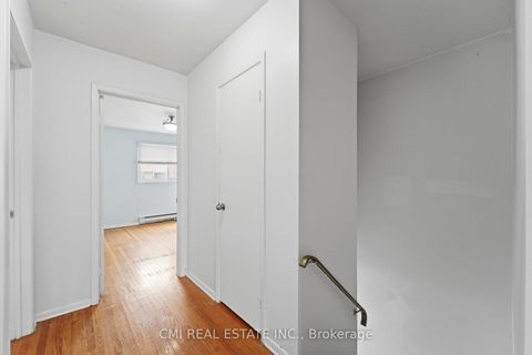 Photo 26 at 6 Windy Golfway Way, Flemingdon Park, Toronto