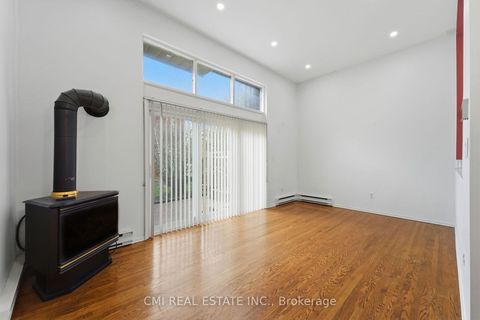 Photo 27 at 6 Windy Golfway Way, Flemingdon Park, Toronto